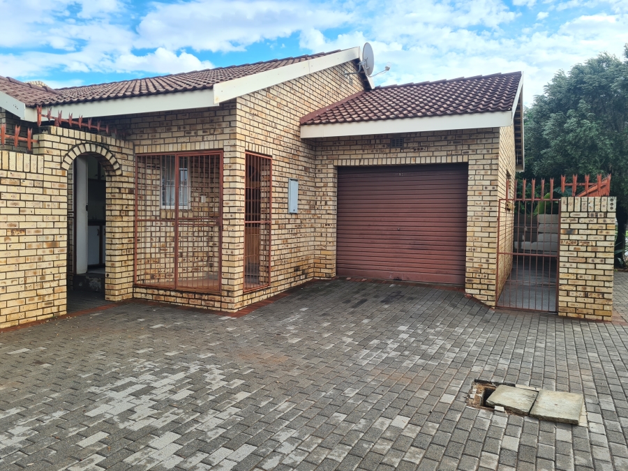 3 Bedroom Property for Sale in De Beers Northern Cape